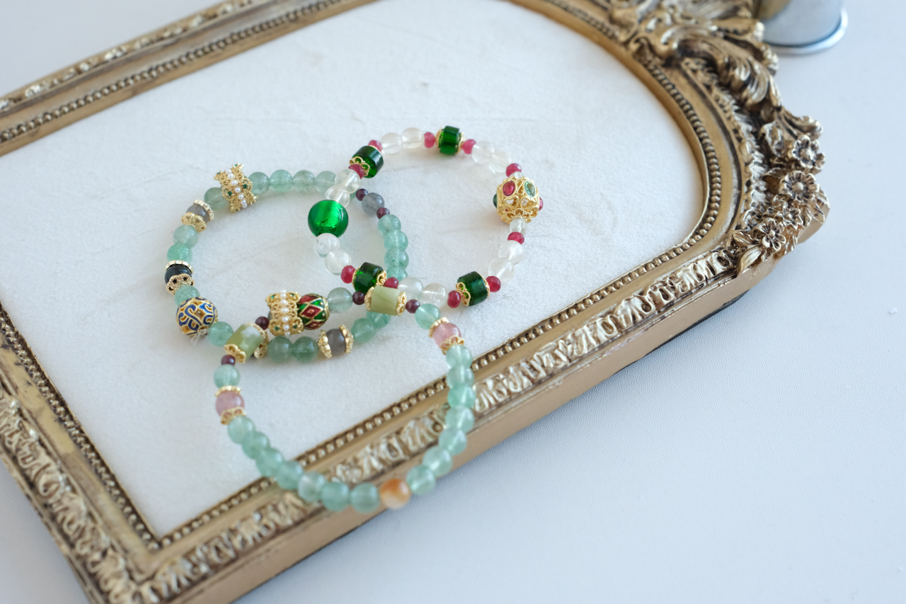 Green & Red Beaded Bracelet – Bright Mix